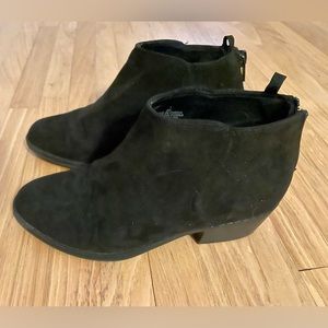 Old navy girls size 1 booties